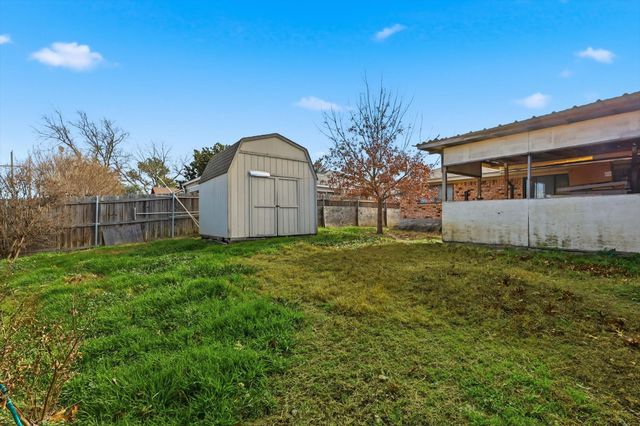 1519 Rocky Point Drive, Lewisville, TX 75077