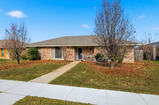 1519 Rocky Point Drive, Lewisville, TX 75077