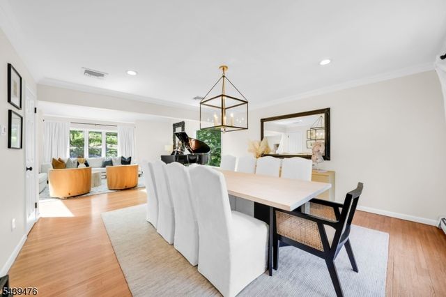 11 Hemlock Ln, Kinnelon Boro, NJ 07405