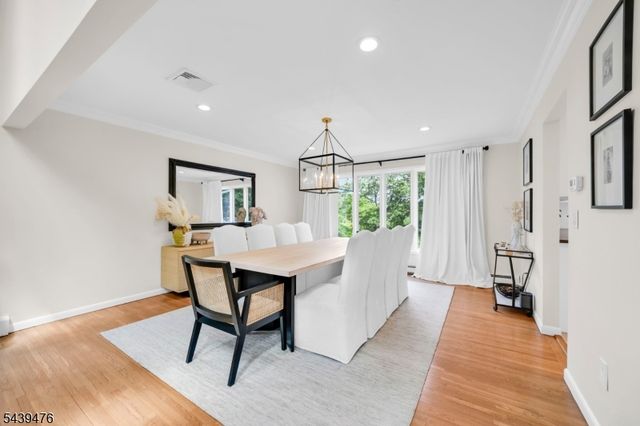 11 Hemlock Ln, Kinnelon Boro, NJ 07405