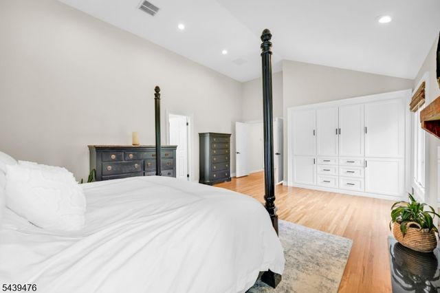 11 Hemlock Ln, Kinnelon Boro, NJ 07405
