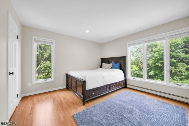 11 Hemlock Ln, Kinnelon Boro, NJ 07405