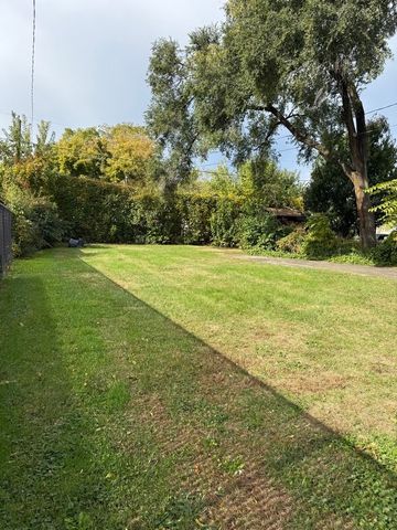 8622 S 78th Avenue, Bridgeview, IL 60455