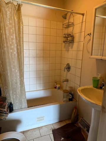 8622 S 78th Avenue, Bridgeview, IL 60455