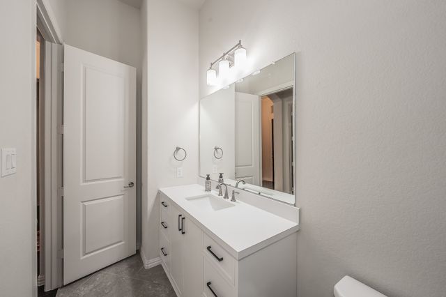 902 Enchanted Wood Drive, Arlington, TX 76005