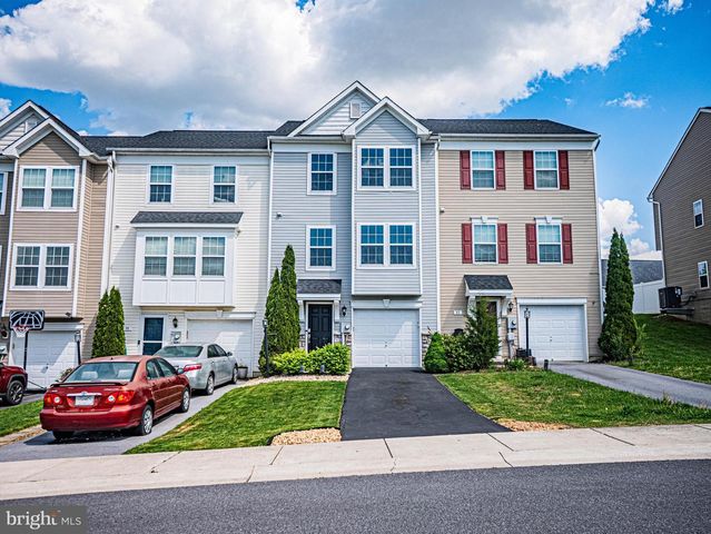 79 KENSINGTON TER, Martinsburg, WV 25405