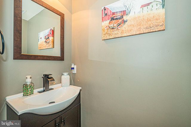 79 KENSINGTON TER, Martinsburg, WV 25405