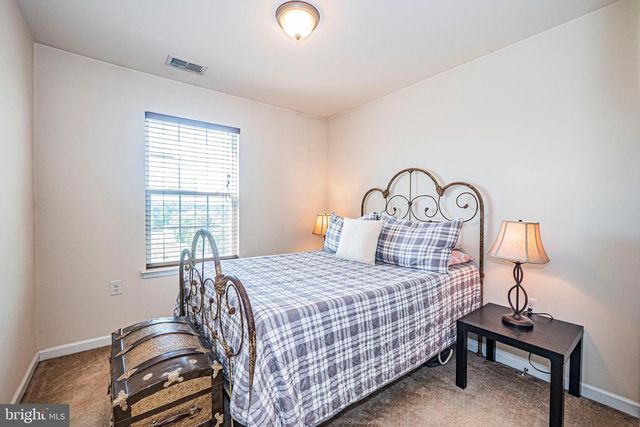 79 KENSINGTON TER, Martinsburg, WV 25405