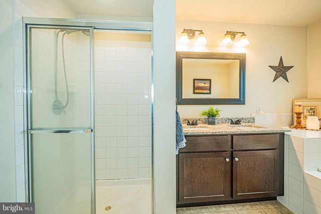 79 KENSINGTON TER, Martinsburg, WV 25405