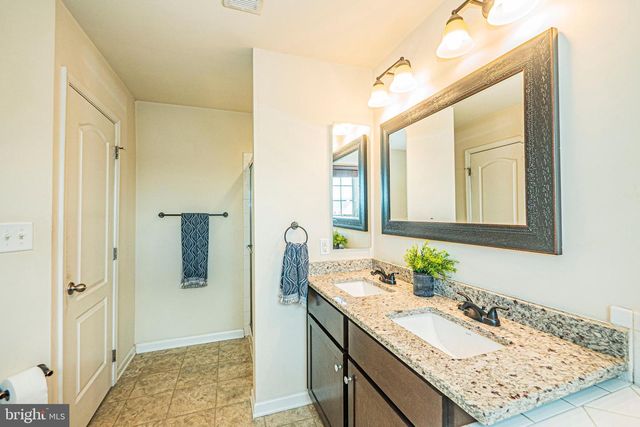 79 KENSINGTON TER, Martinsburg, WV 25405