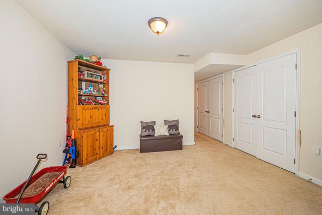 79 KENSINGTON TER, Martinsburg, WV 25405