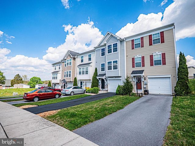 79 KENSINGTON TER, Martinsburg, WV 25405