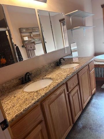 8105 N 428, Adair, OK 74330