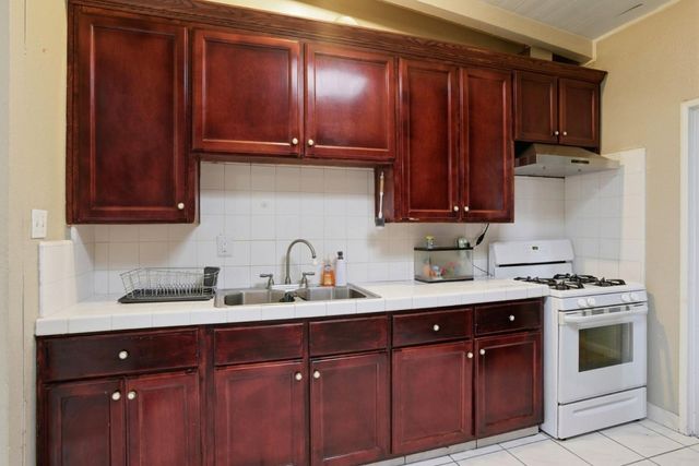 2548 Hazelwood Way, East Palo Alto, CA 94303