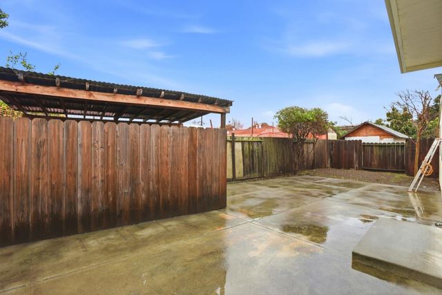 2548 Hazelwood Way, East Palo Alto, CA 94303