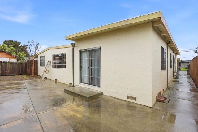 2548 Hazelwood Way, East Palo Alto, CA 94303