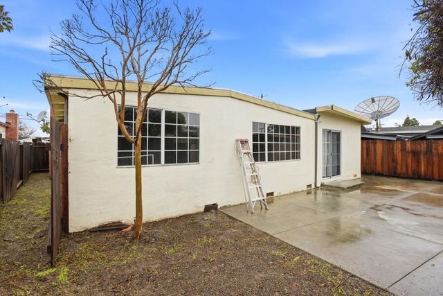 2548 Hazelwood Way, East Palo Alto, CA 94303
