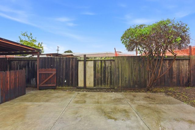 2548 Hazelwood Way, East Palo Alto, CA 94303