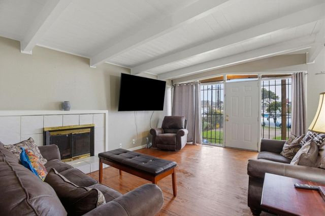 2548 Hazelwood Way, East Palo Alto, CA 94303