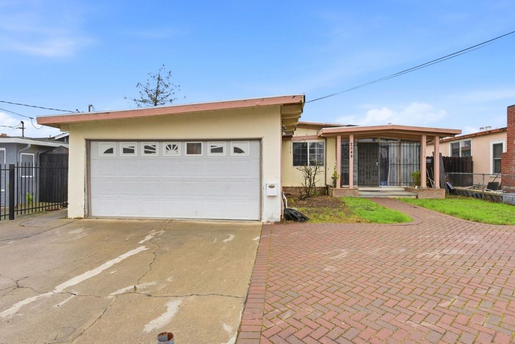 2548 Hazelwood Way, East Palo Alto, CA 94303