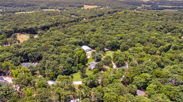 10555 Meadowlark Lane, Gravette, AR 72736