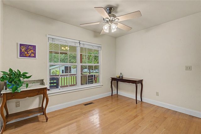 10555 Meadowlark Lane, Gravette, AR 72736