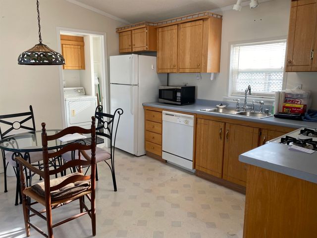 69 NASHVILLE Street, Seabrook, NH 03874