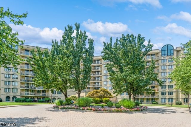 10 Smith Manor Blvd, West Orange Twp., NJ 07052