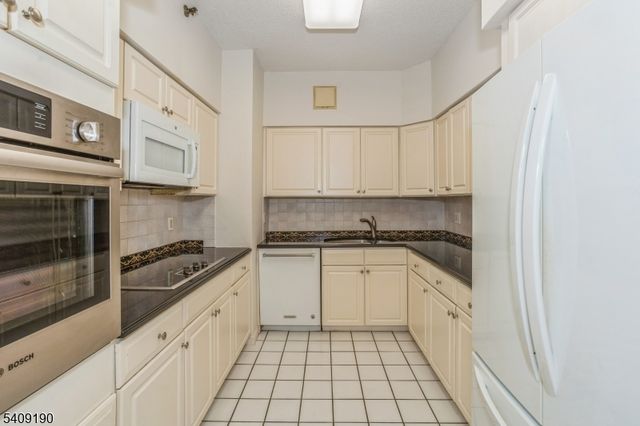 10 Smith Manor Blvd, West Orange Twp., NJ 07052