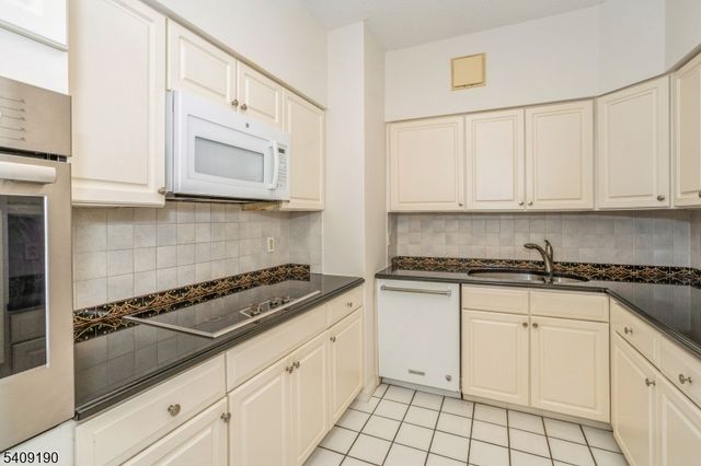 10 Smith Manor Blvd, West Orange Twp., NJ 07052