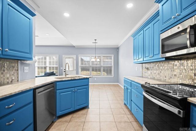 330 Madison Village Drive, Benton, AR 72015