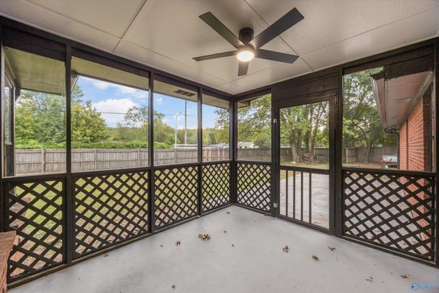 1901 Helmsdale Circle, Huntsville, AL 35803