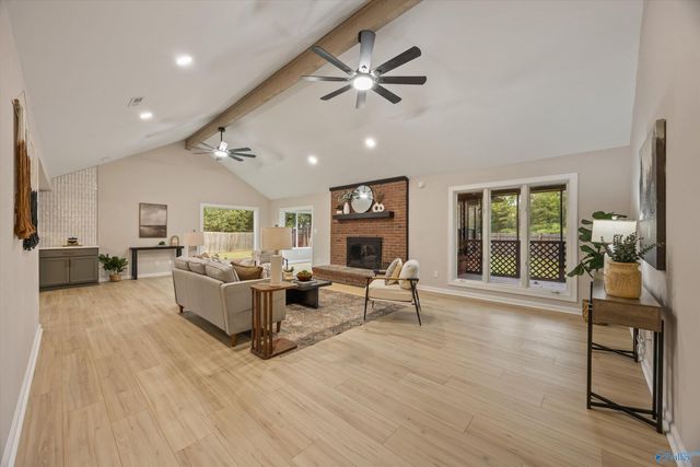 1901 Helmsdale Circle, Huntsville, AL 35803