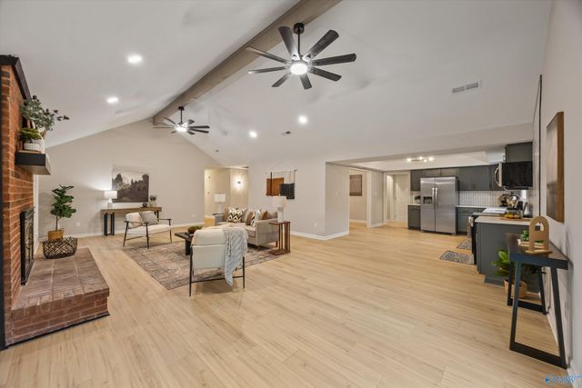 1901 Helmsdale Circle, Huntsville, AL 35803