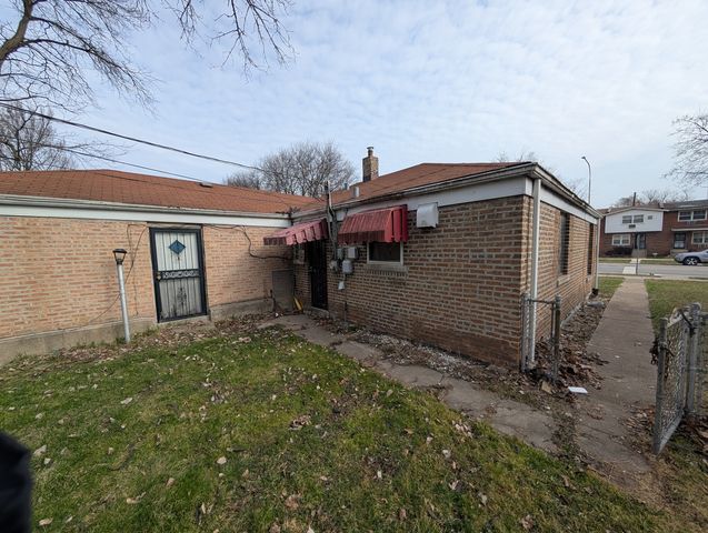 9960 S Van Vlissingen Road, Chicago, IL 60617