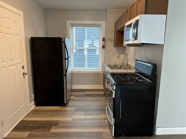 4056 W Dickens Avenue 1C, Chicago, IL 60639