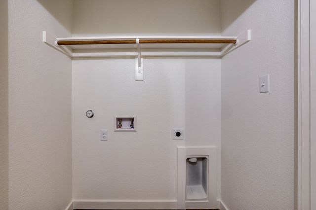 648 Blackland Drive, Venus, TX 76084