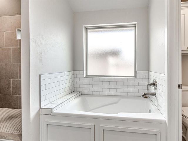 17624 Macarthur Park Road, Edmond, OK 73012