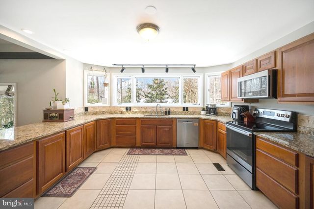 111 CHESTERFIELD CT, Locust Grove, VA 22508