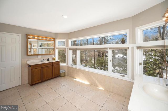 111 CHESTERFIELD CT, Locust Grove, VA 22508