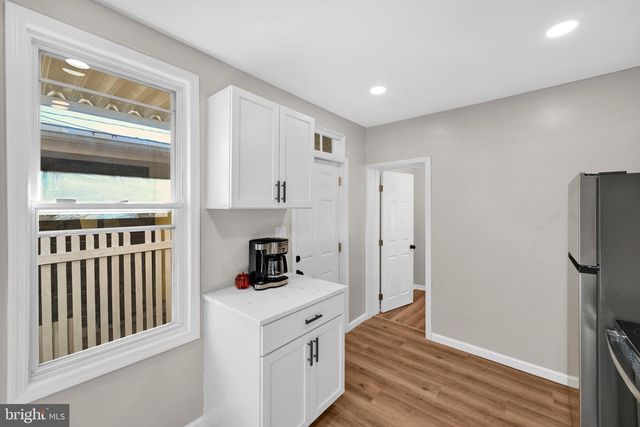 240 CHESTNUT ST, West Reading, PA 19611