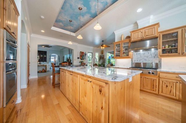 4813 St Charles Drive, Redding, CA 96002