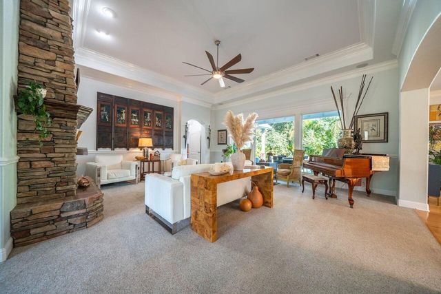 4813 St Charles Drive, Redding, CA 96002