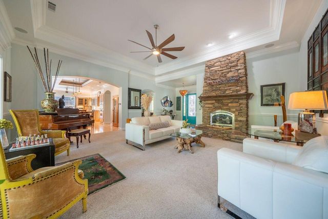 4813 St Charles Drive, Redding, CA 96002