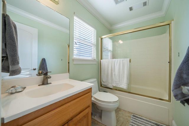 4813 St Charles Drive, Redding, CA 96002