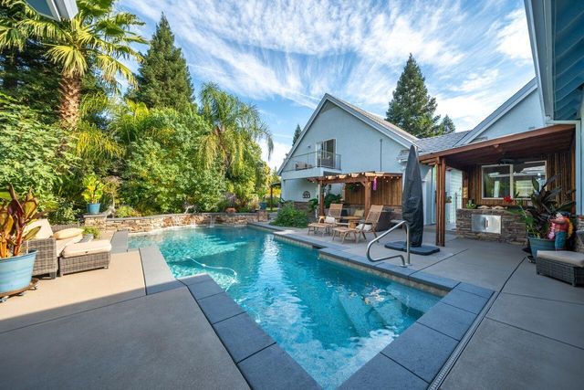 4813 St Charles Drive, Redding, CA 96002