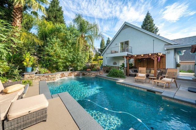 4813 St Charles Drive, Redding, CA 96002