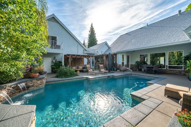 4813 St Charles Drive, Redding, CA 96002