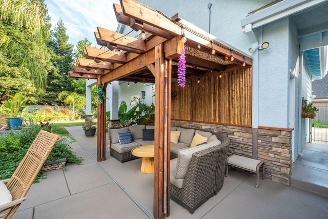 4813 St Charles Drive, Redding, CA 96002