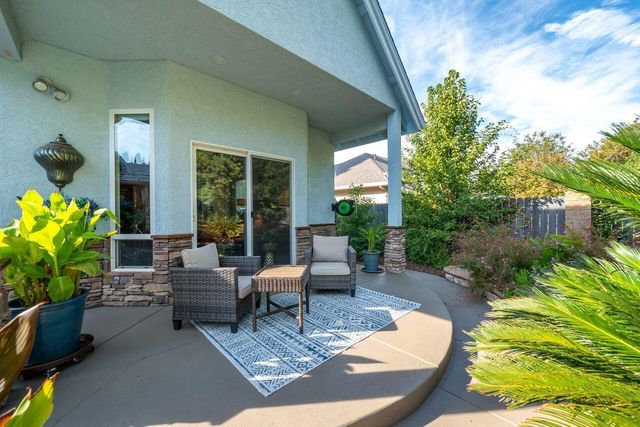 4813 St Charles Drive, Redding, CA 96002